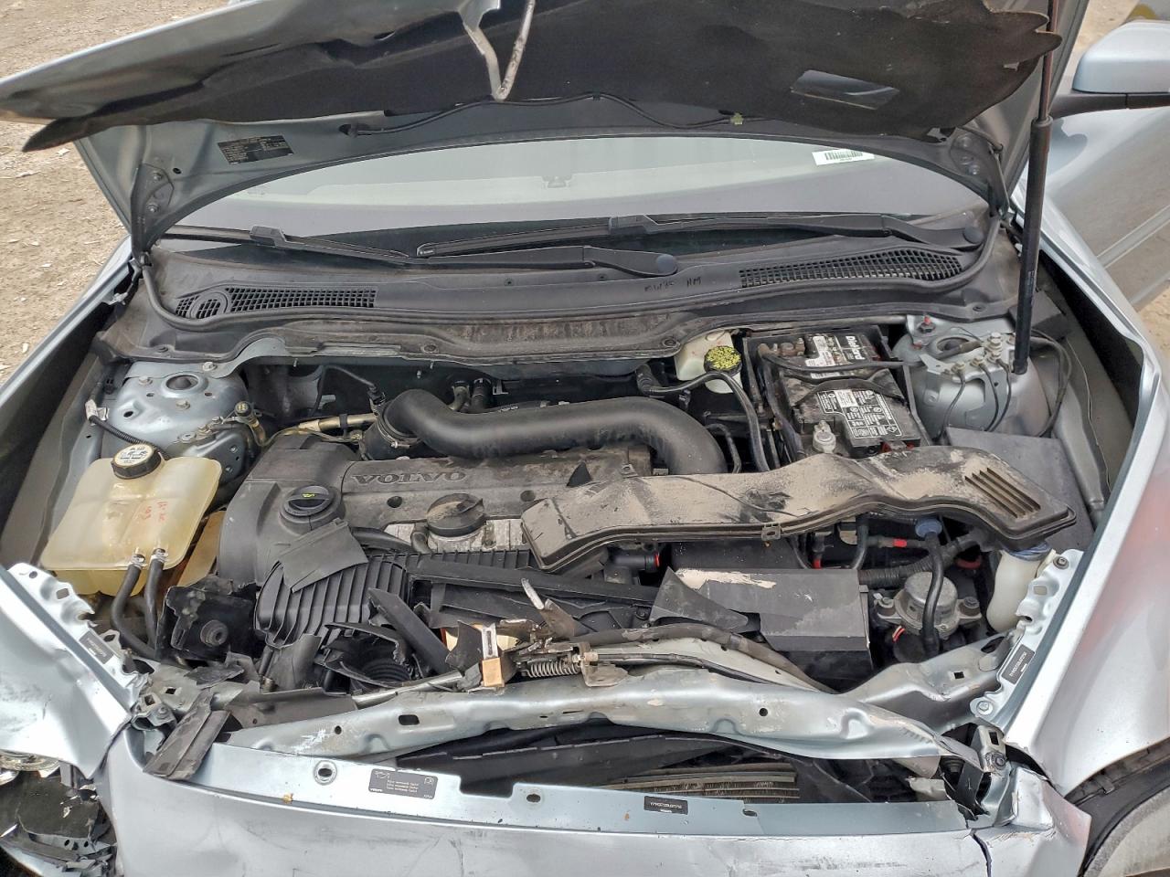 Volvo C70 T5 Image 8