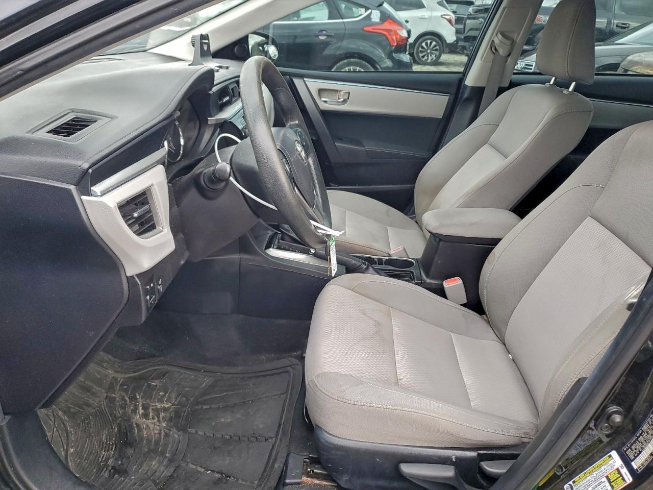 Toyota Corolla L Image 10