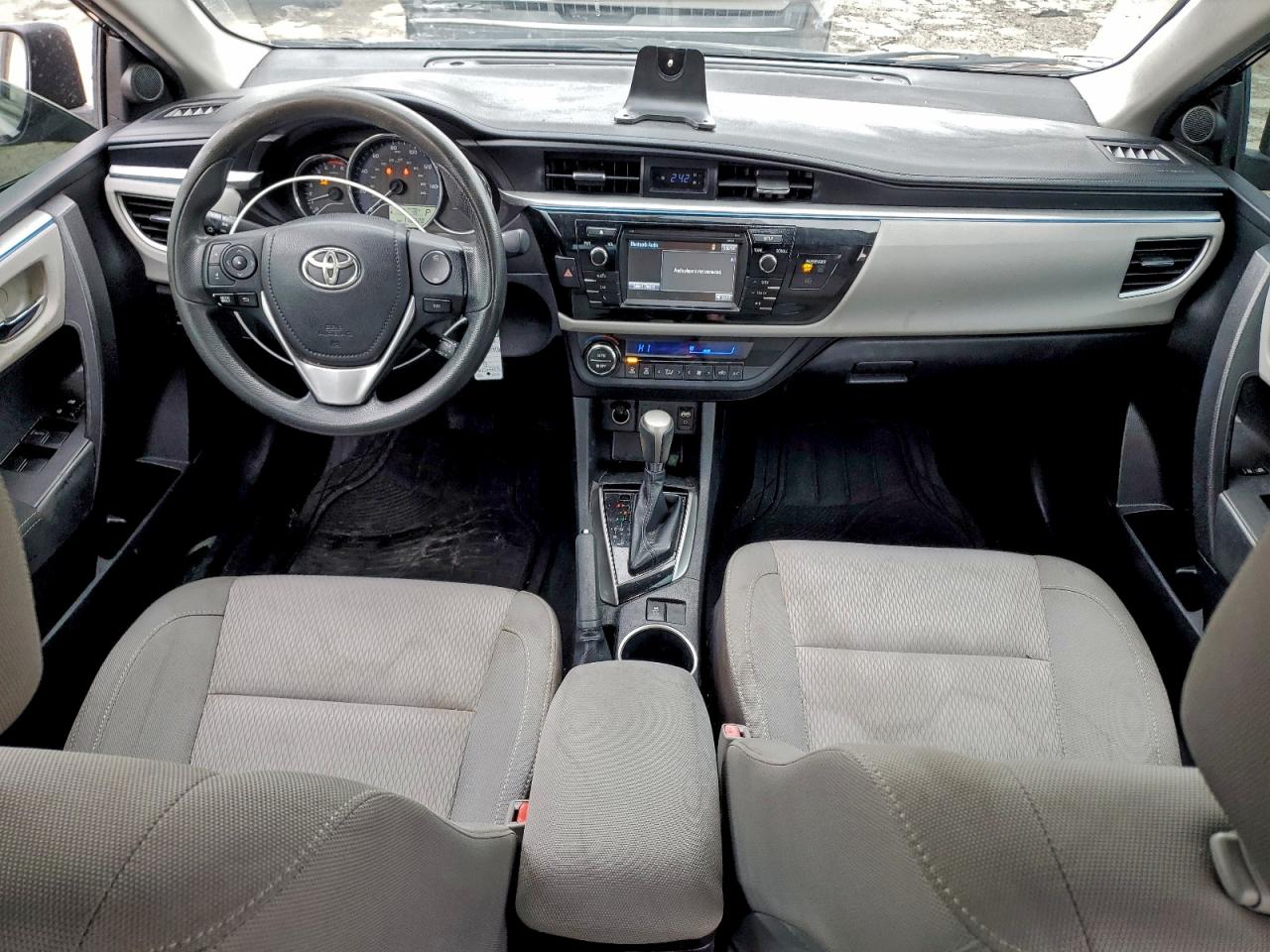 Toyota Corolla L Image 11