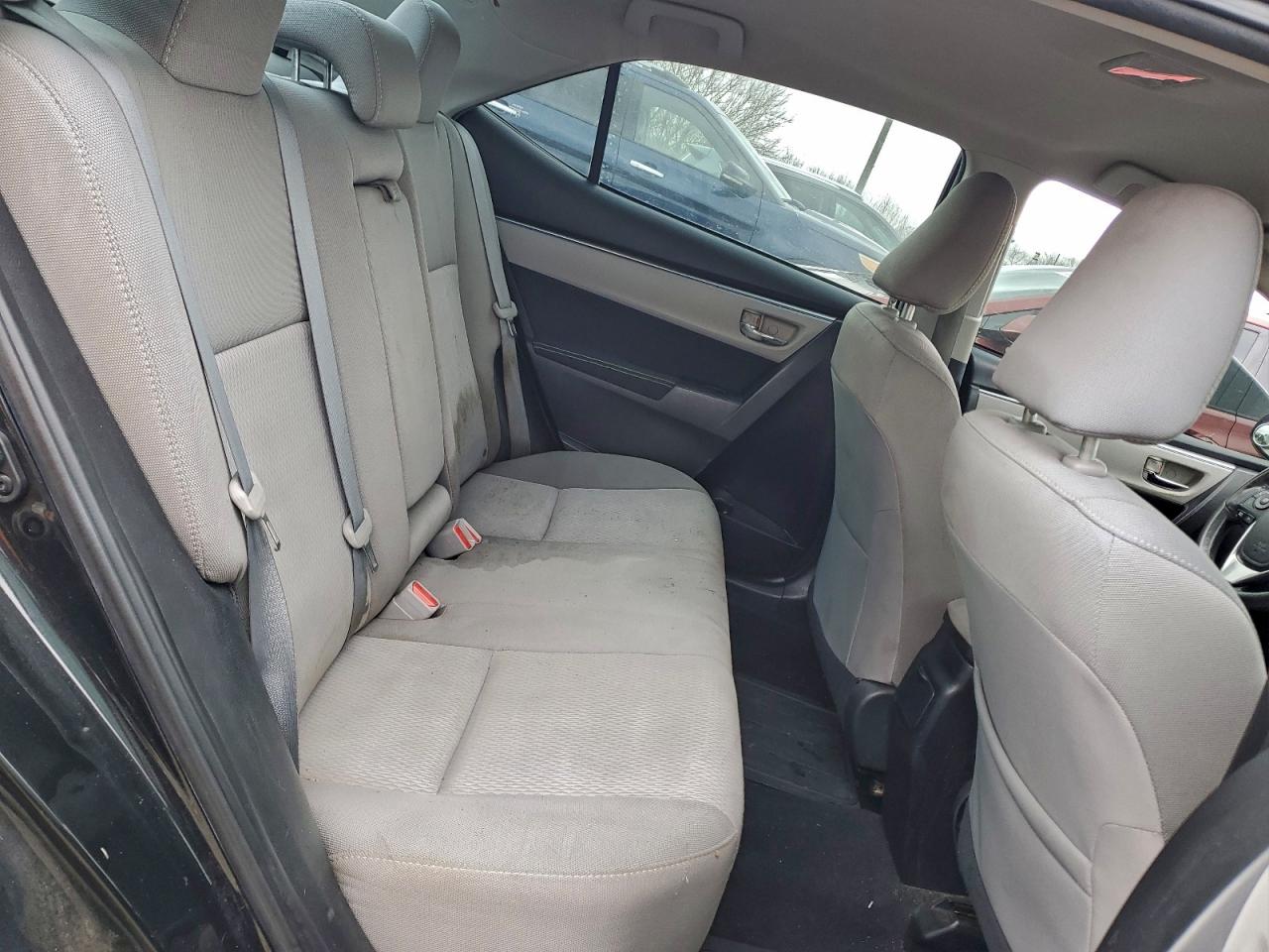 Toyota Corolla L Image 9