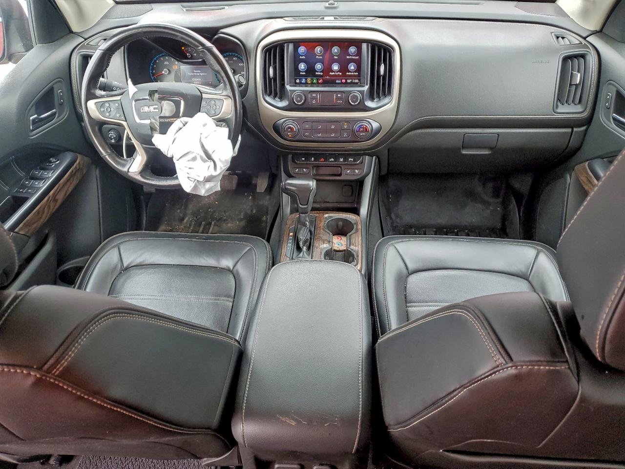 GMC Canyon Denali Image 11