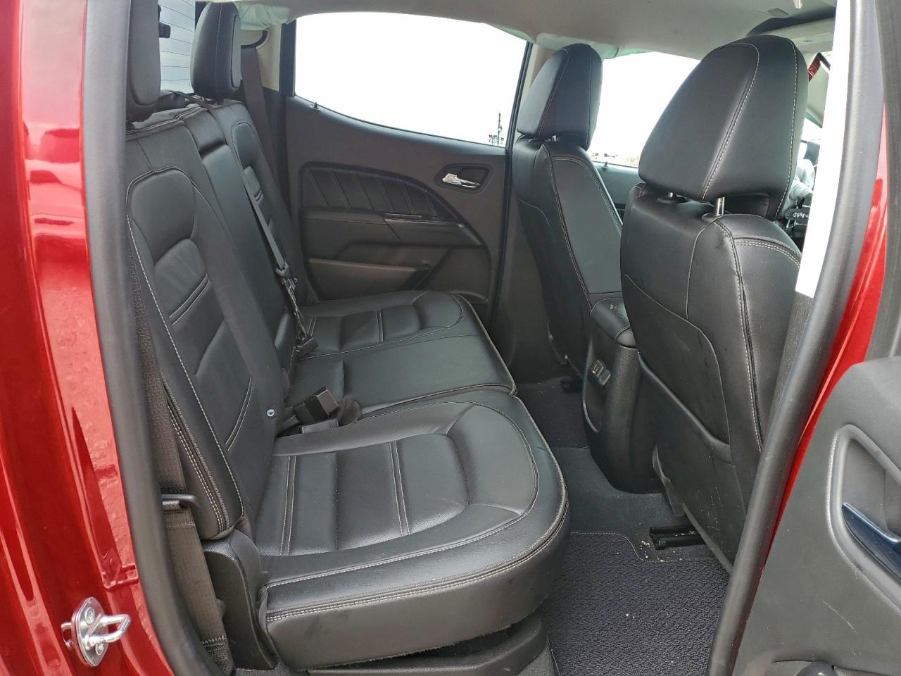 GMC Canyon Denali Image 10