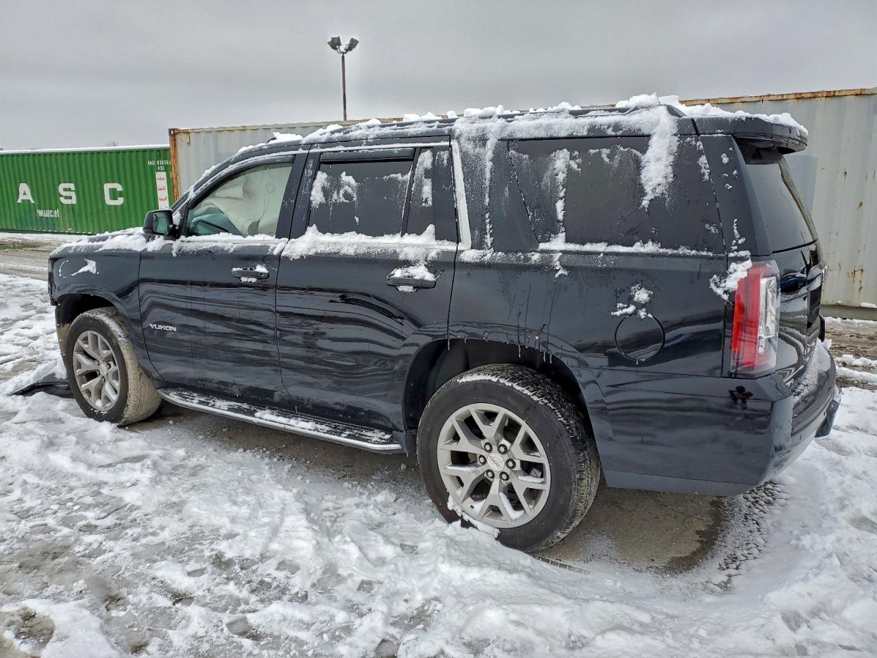 GMC Yukon Sle Image 5