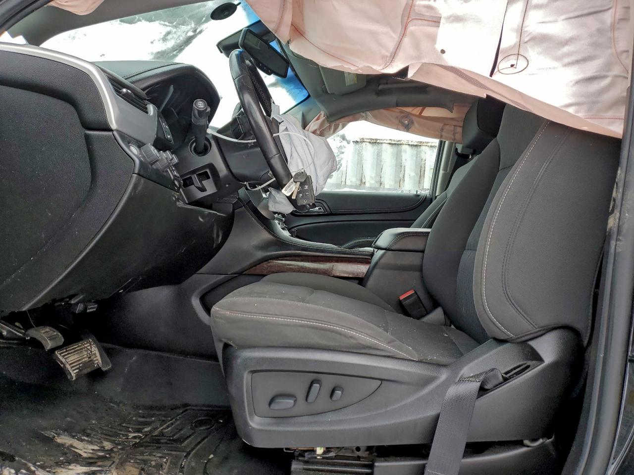 GMC Yukon Sle Image 6