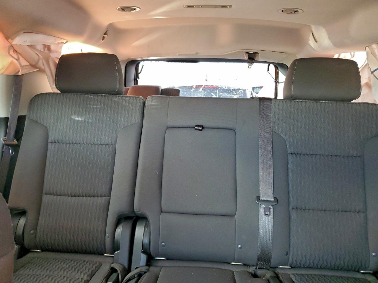 GMC Yukon Sle Image 13