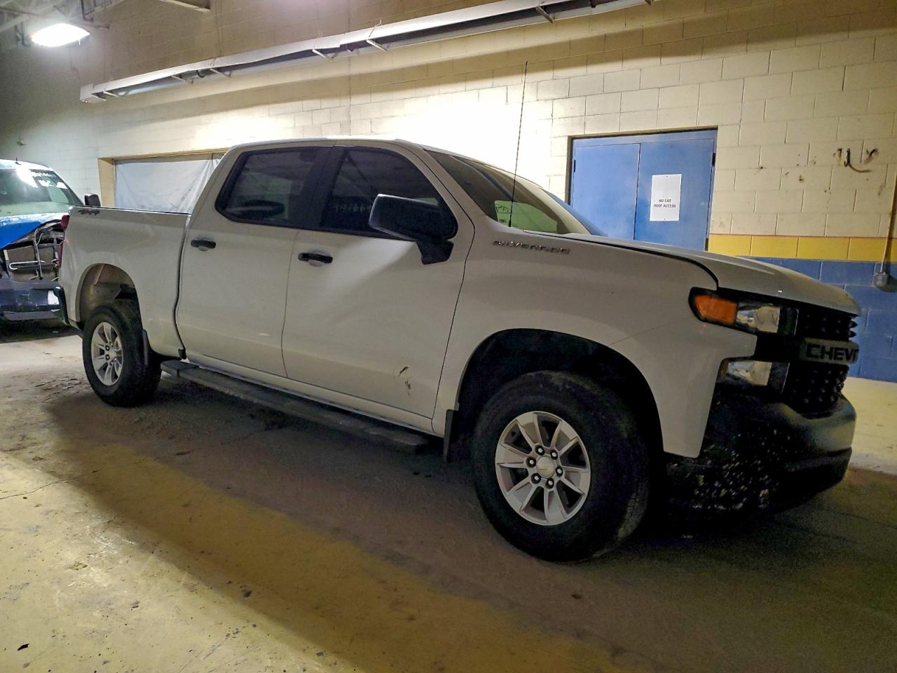 Chevrolet Silverado K1500 Image 3