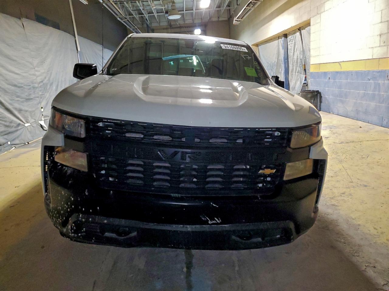 Chevrolet Silverado K1500 Image 6