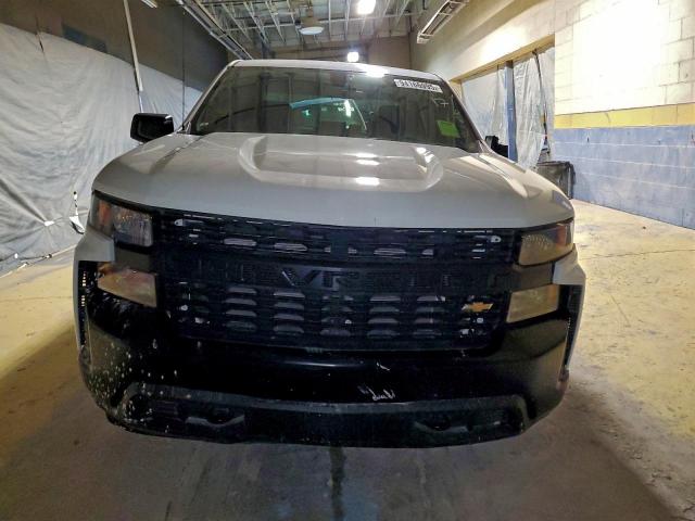 Chevrolet Silverado K1500 Image 6