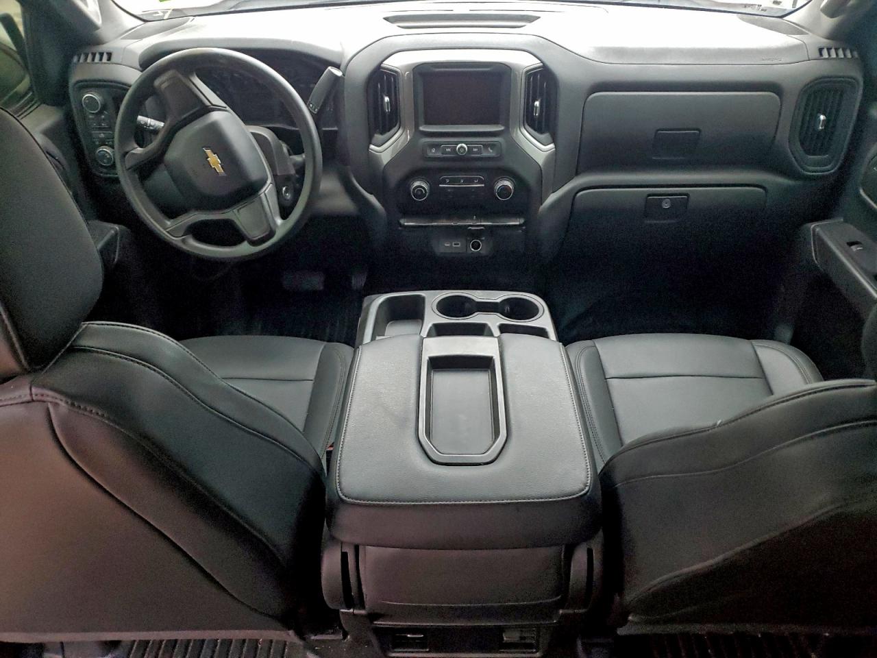 Chevrolet Silverado K1500 Image 5