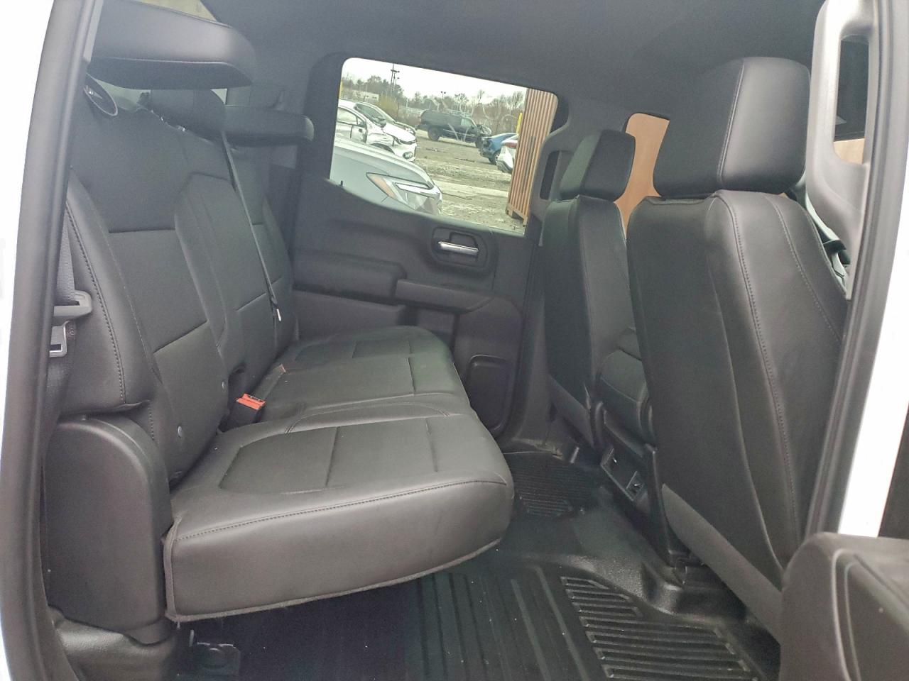 Chevrolet Silverado K1500 Image 12